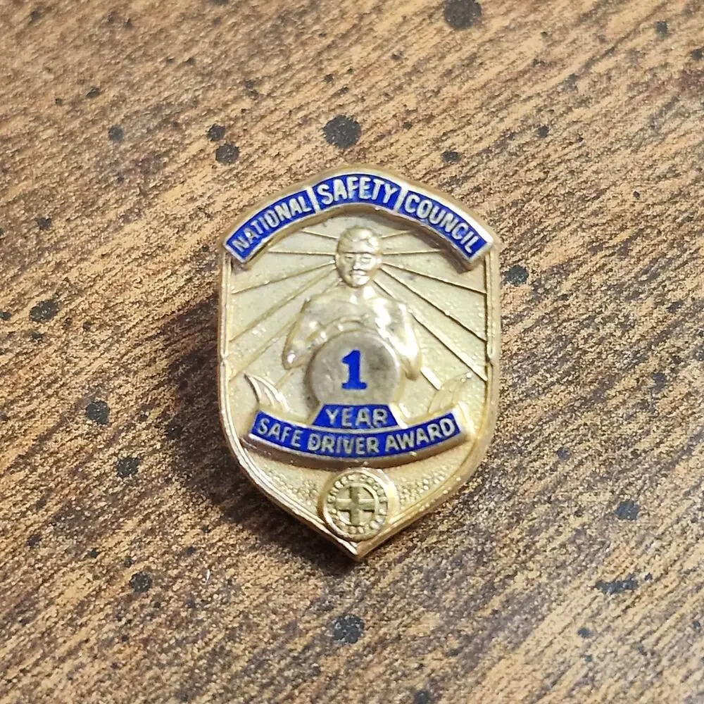 Vintage National Safety Council 1 Year Safe Driver Award Screwback Lapel Pin